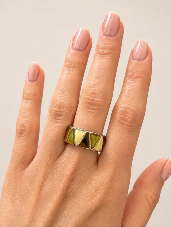 Jewelry - Green Geometric Inlay mood ring Statement Ring size 5
